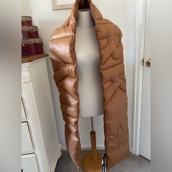 Ivy Park Adidas Beyoncé Padded Scarf Brown OS NWT - Picture 3 of 5